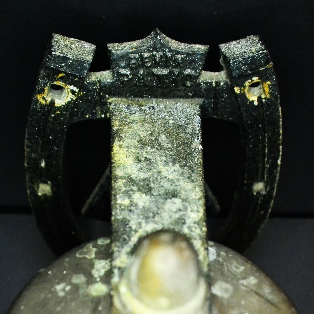 Vintage Bevin Patio Or Garden Bell Bronze Finish Horsehoe Bracket Outdoor Decor - Picture 6 of 8